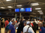  بالصور: خلل فني في طائرة معتمري مدينة يافا يعيق اقلاعها إلى مطار اللد